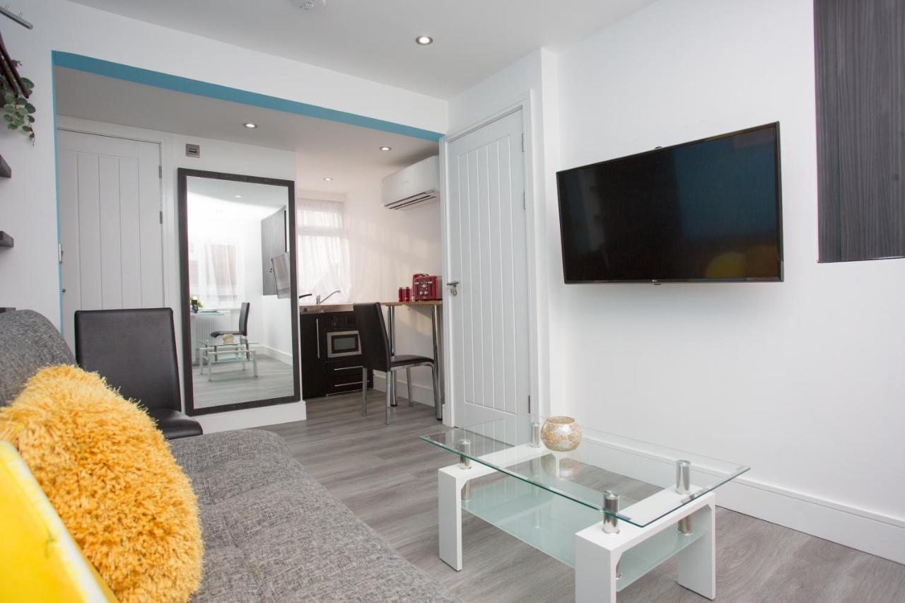Legoland Heathrow Windsor Apartment Hotel Слау Екстер'єр фото