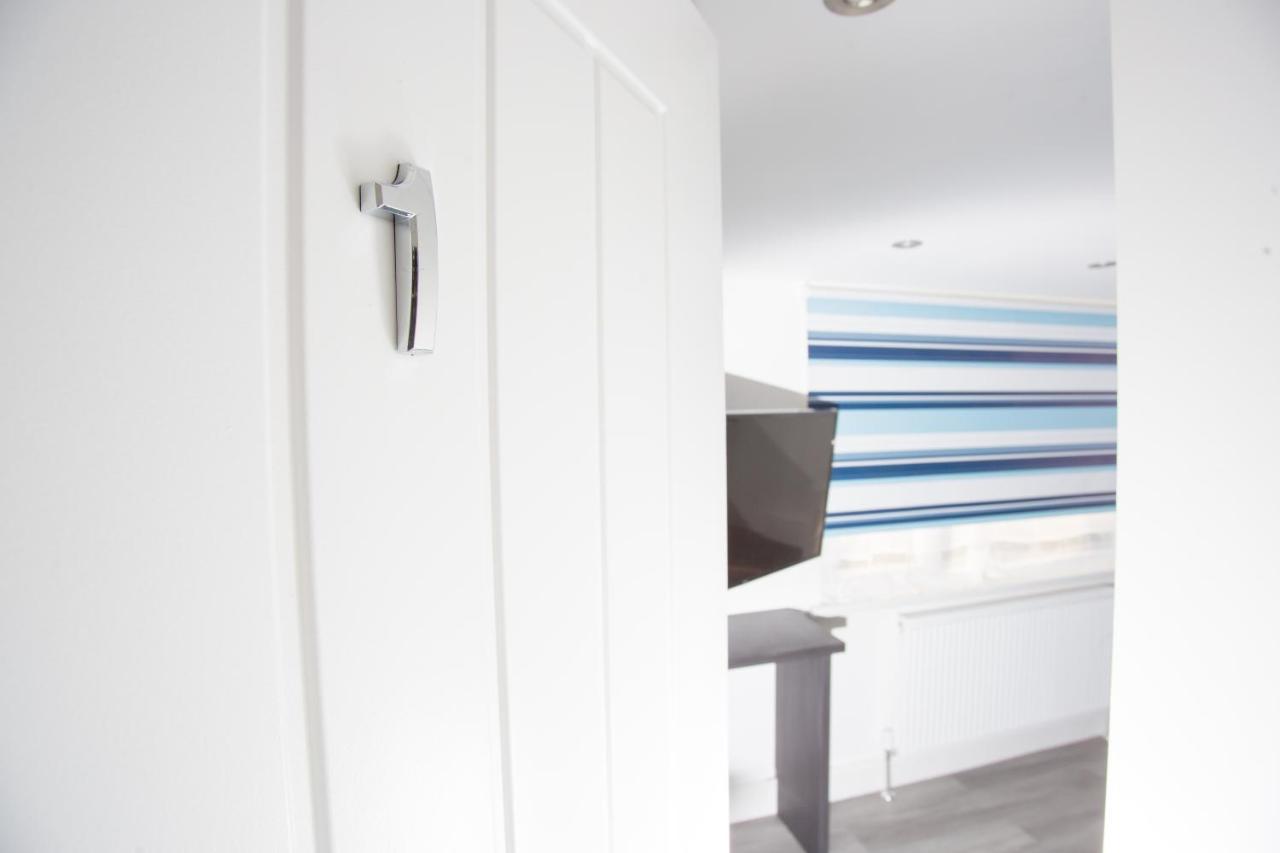 Legoland Heathrow Windsor Apartment Hotel Слау Екстер'єр фото