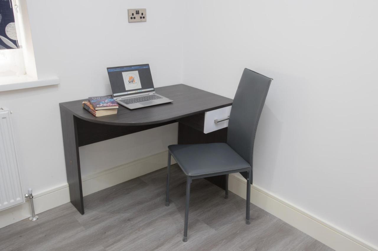Legoland Heathrow Windsor Apartment Hotel Слау Екстер'єр фото