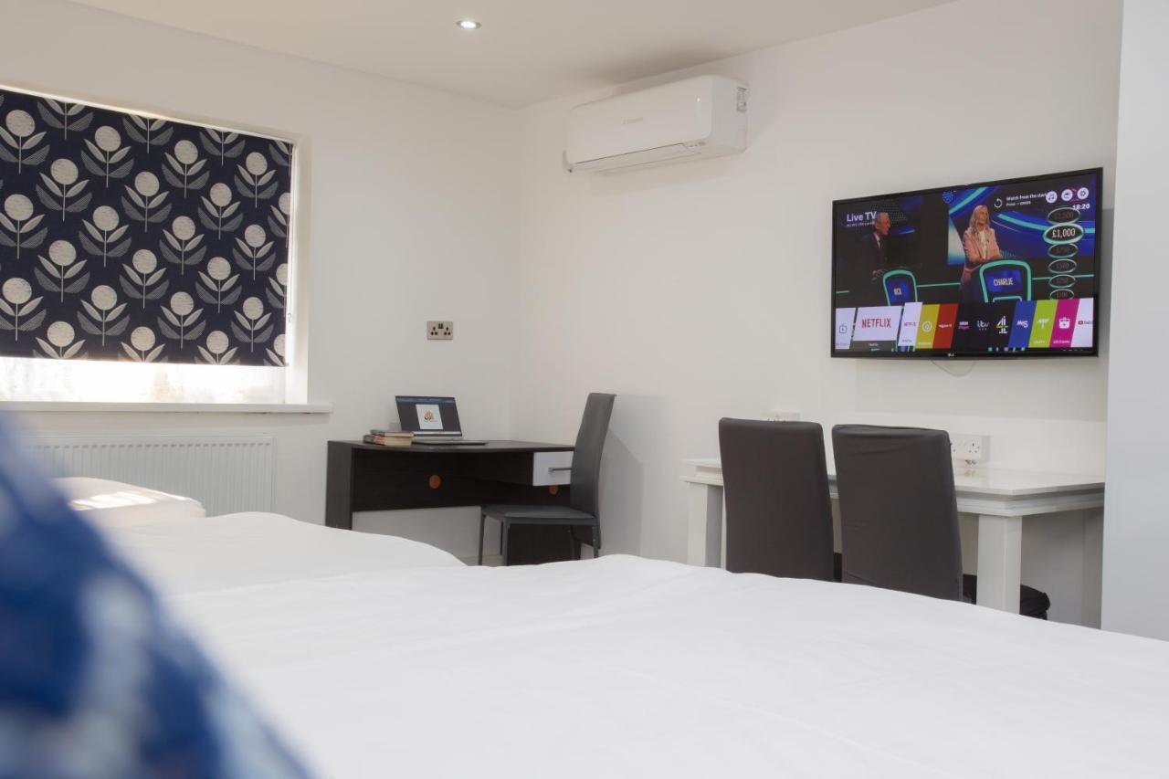 Legoland Heathrow Windsor Apartment Hotel Слау Екстер'єр фото