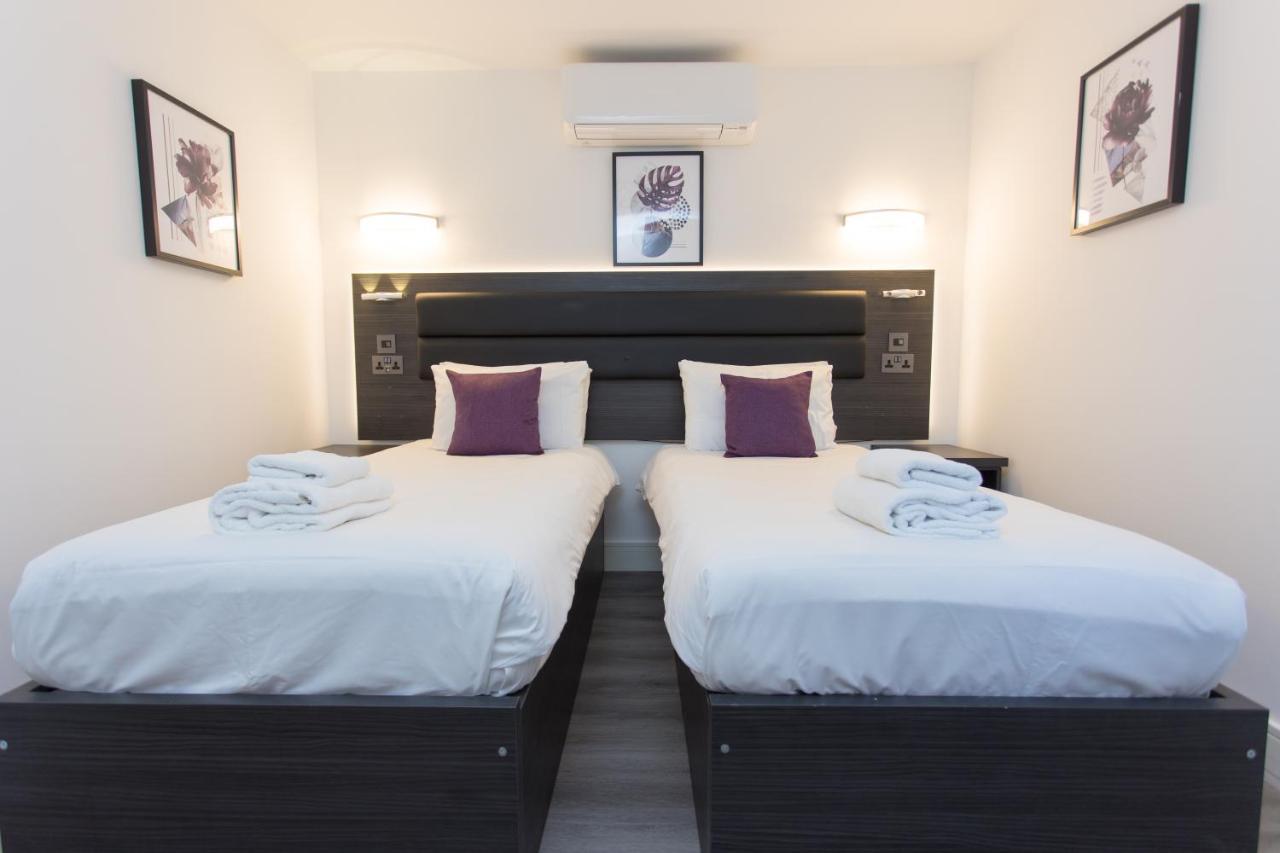 Legoland Heathrow Windsor Apartment Hotel Слау Екстер'єр фото