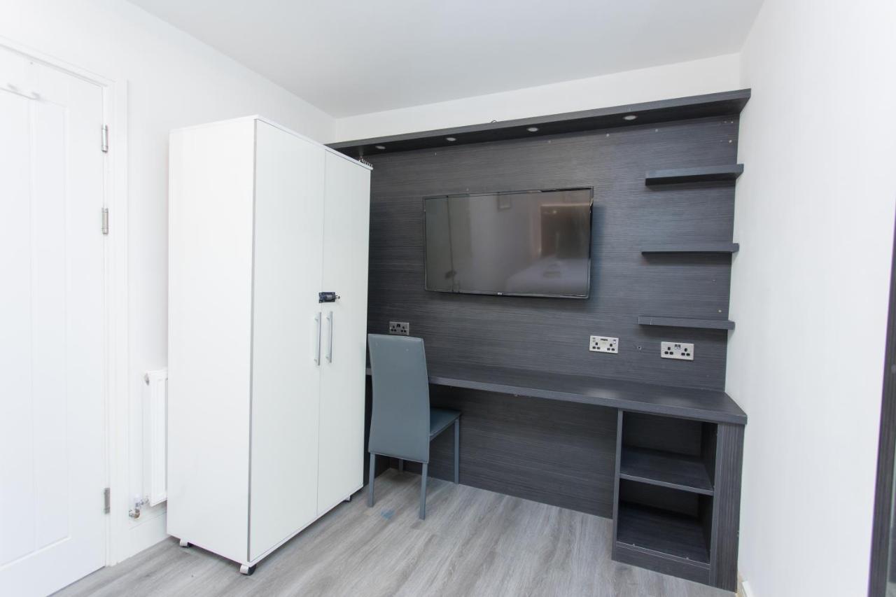 Legoland Heathrow Windsor Apartment Hotel Слау Екстер'єр фото