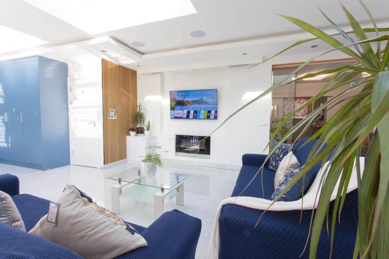 Legoland Heathrow Windsor Apartment Hotel Слау Екстер'єр фото