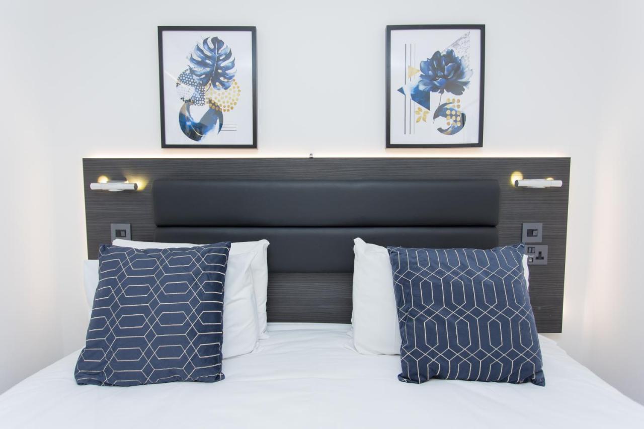 Legoland Heathrow Windsor Apartment Hotel Слау Екстер'єр фото